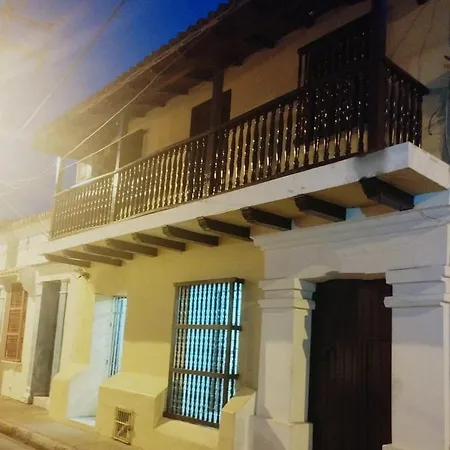 Ciudad Amurallada Homestay *
